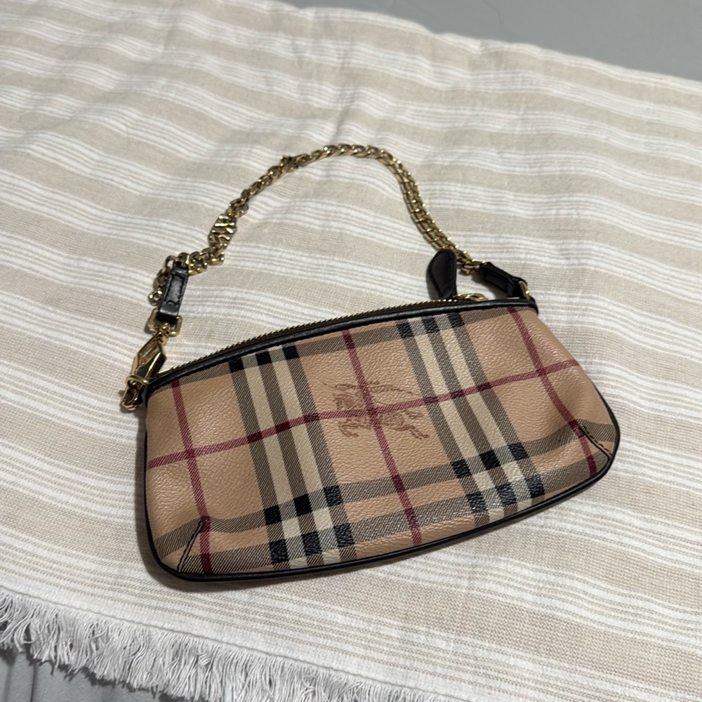 Burberry wristlet with chain